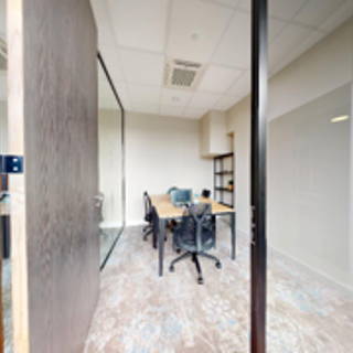 Bureau privé 7 m² 2 postes Location bureau Rue Saint-Etienne Lille 59800 - photo 3